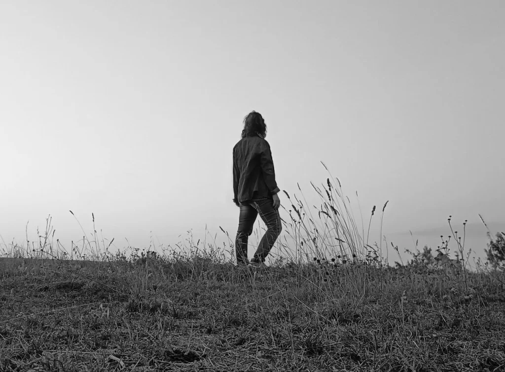 escritora y creativa. fotografía en blanco y negro